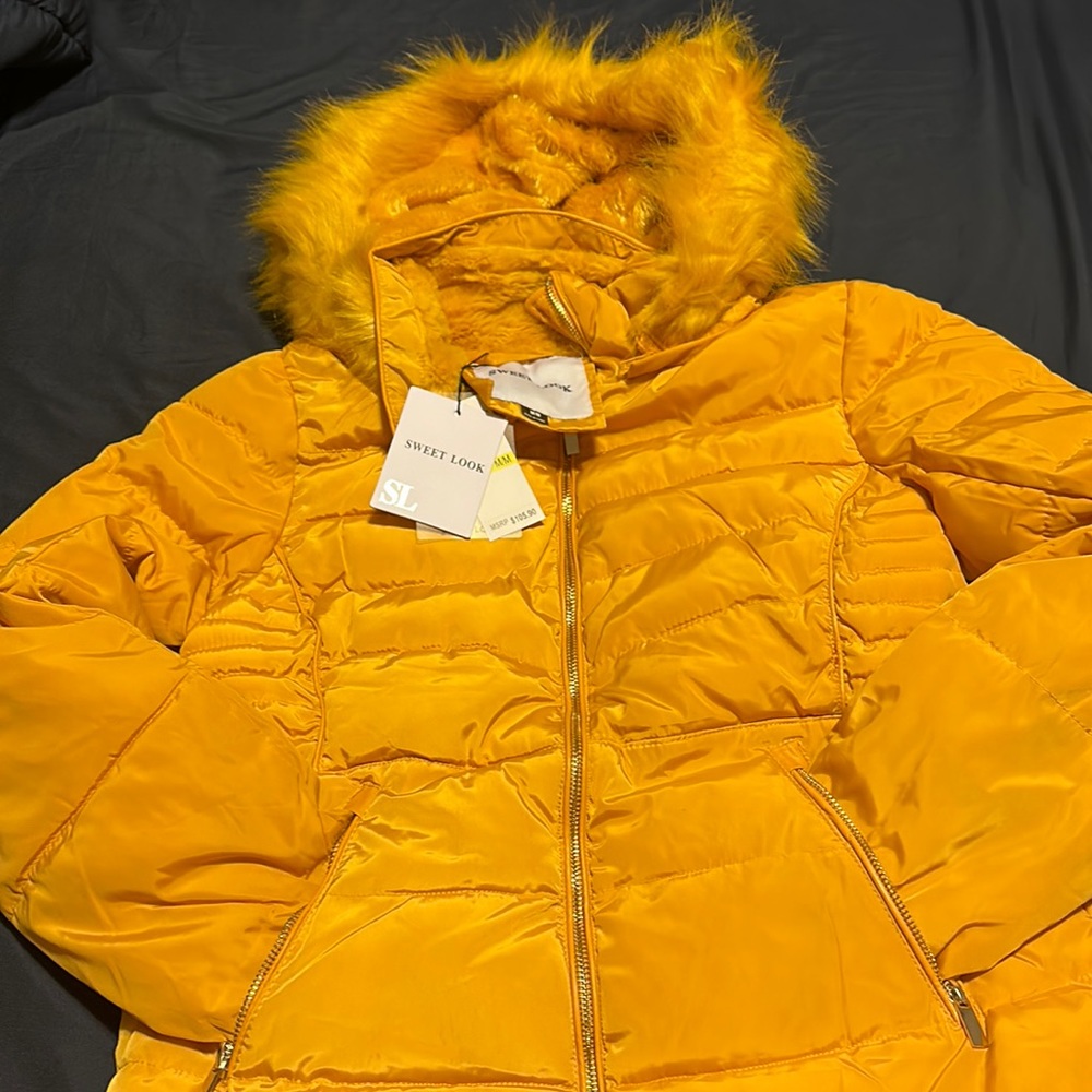 I like to sell clothes and more.